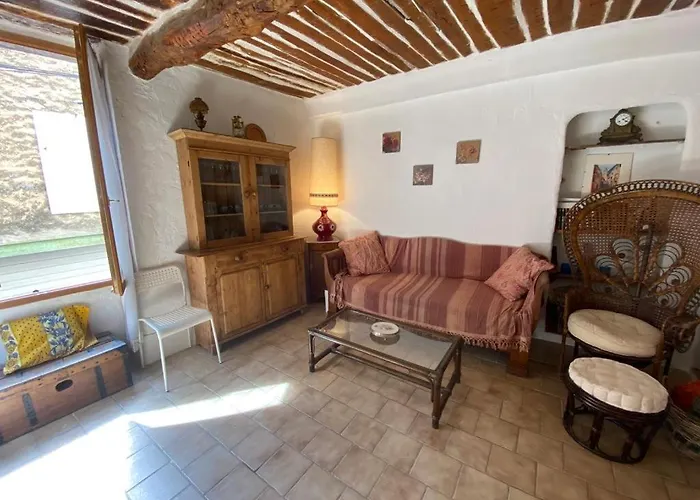 Charmante Petite Maison De Village Au Centre