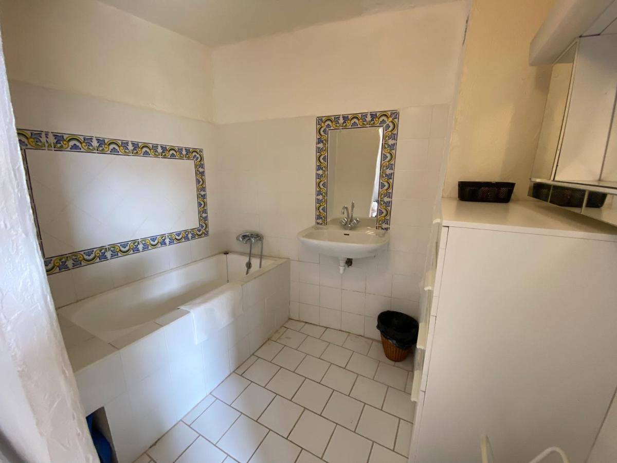 Charmante Petite Maison De Village Au Centre Сasa de vacaciones