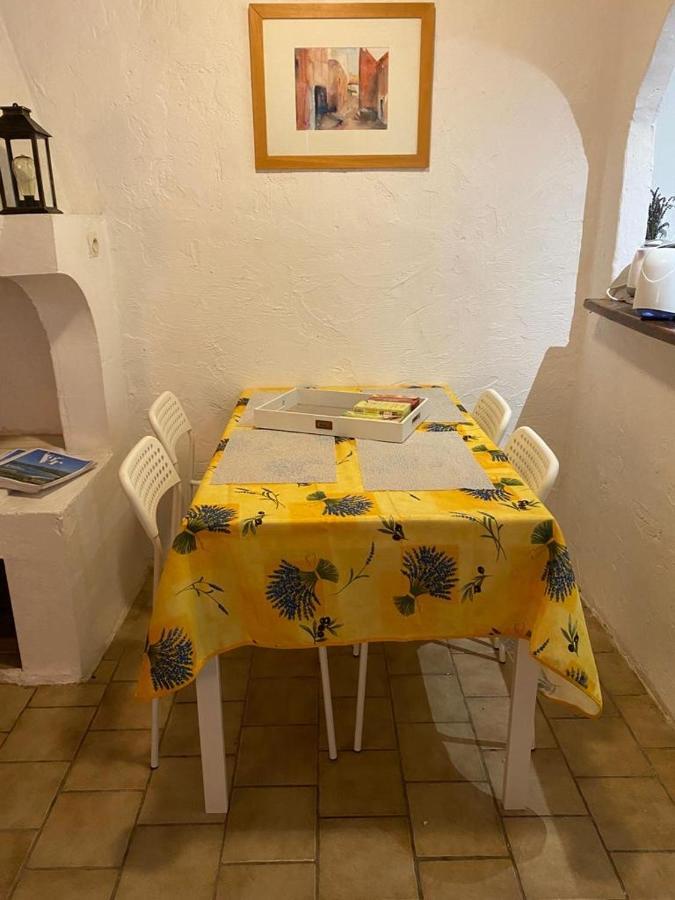 Charmante Petite Maison De Village Au Centre Correns