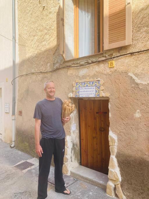Holiday home Charmante Petite Maison De Village Au Centre Correns
